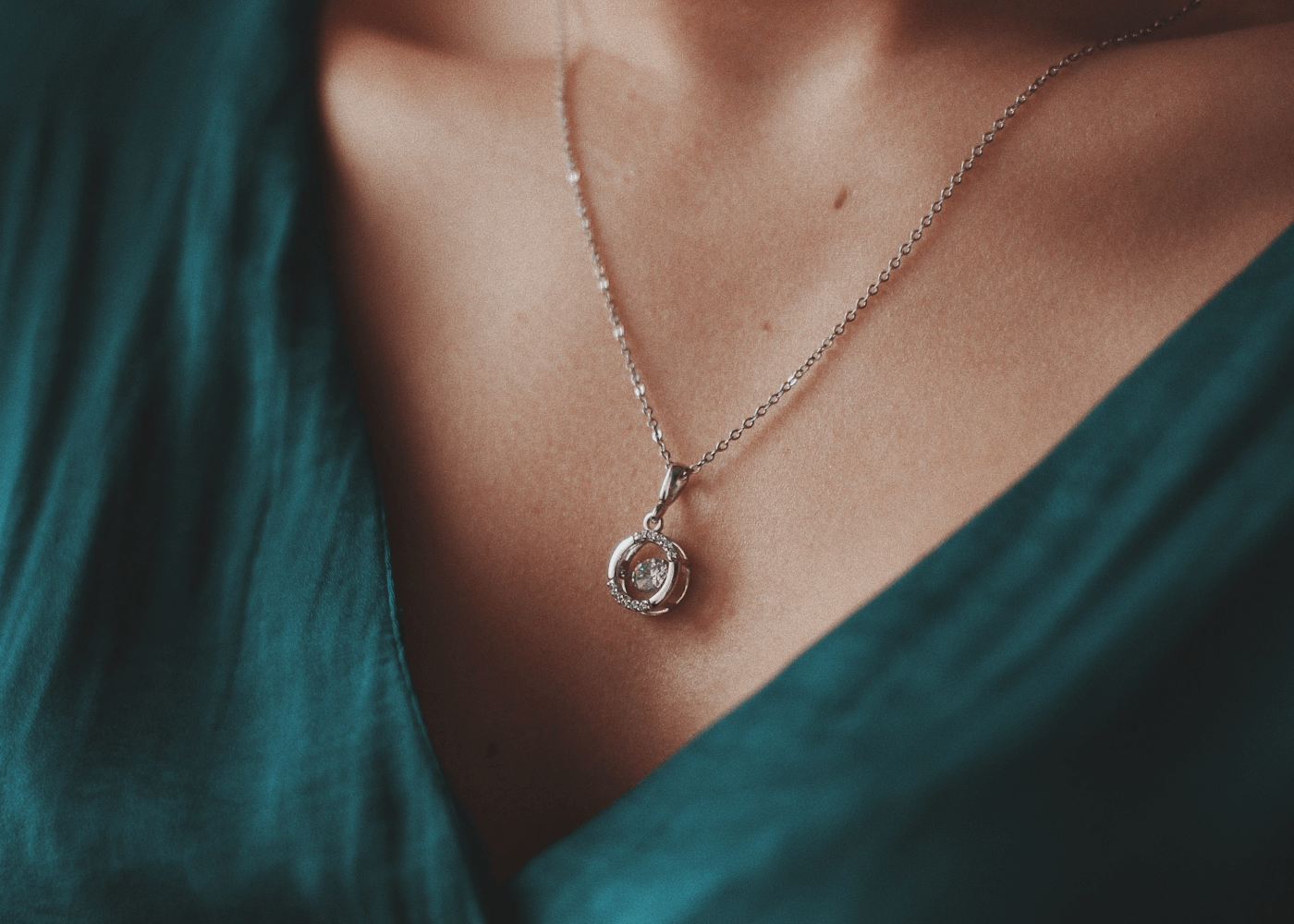 Minimalist necklaces